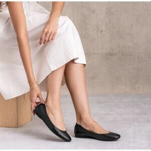 Thursday Boot Co Women’s Scrunch Ballet Flats Black Size 9 Leather Comfort